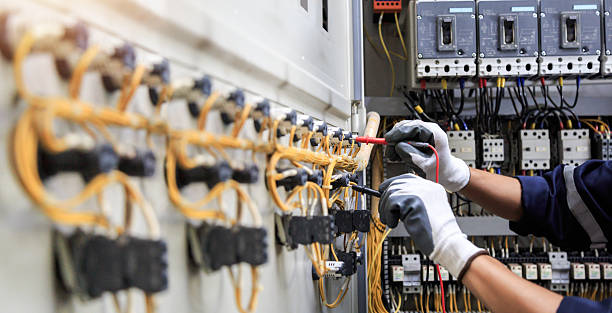 Professional Electrician technician working in Laurel, DE